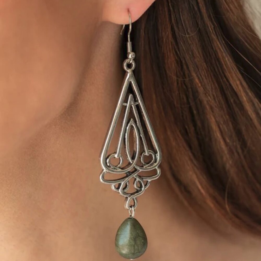 Paparazzi Jewelry - Transcendent Trendsetter - Green Earrings - Vintage - Picture 3 of 4